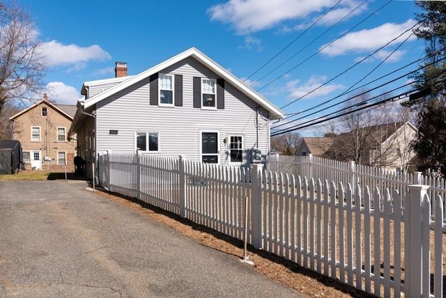 132 Grant St 132, Lexington, MA 02420