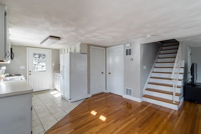 132 Grant St 132, Lexington, MA 02420