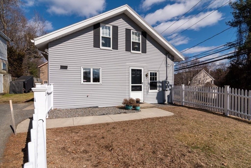 132 Grant St 132, Lexington, MA 02420