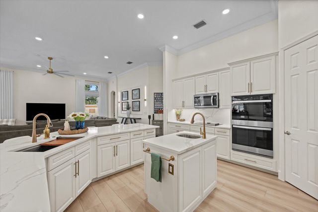 11849 Osprey Point Circle, Wellington, FL 33449