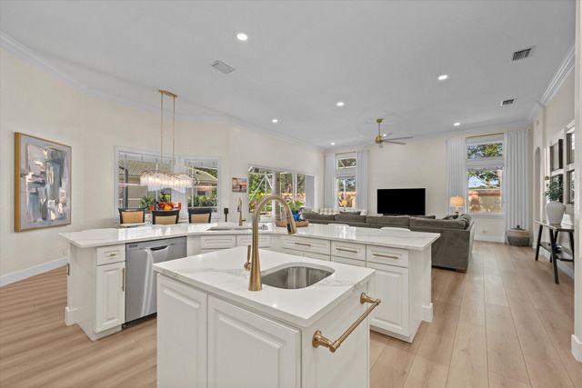 11849 Osprey Point Circle, Wellington, FL 33449