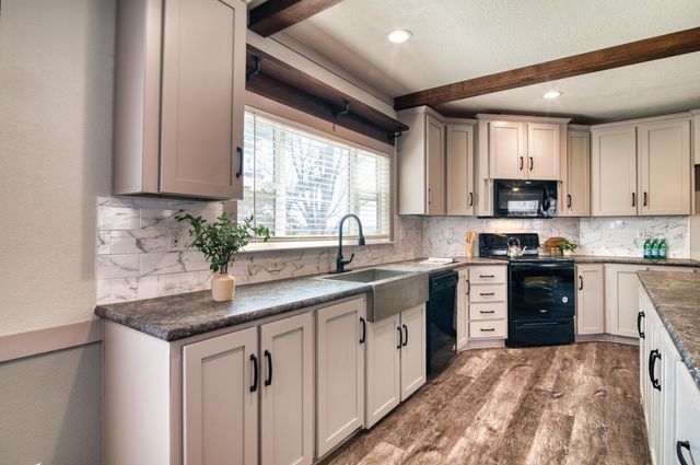 1721 Mesquite Valley Road, Mesquite, TX 75149