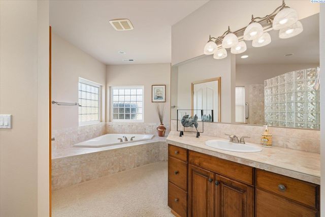 3610 S Johnson Street, Kennewick, WA 99337