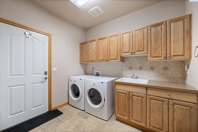 3610 S Johnson Street, Kennewick, WA 99337