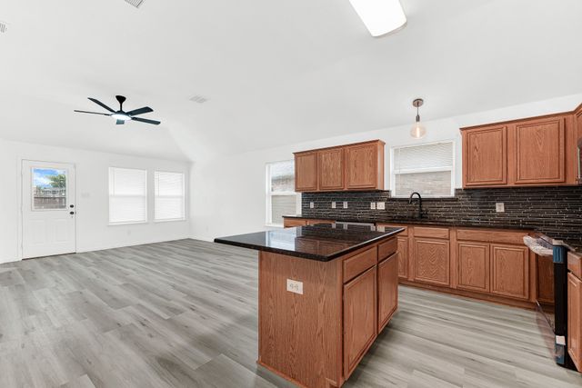 306 Lakefront Drive, Wylie, TX 75098
