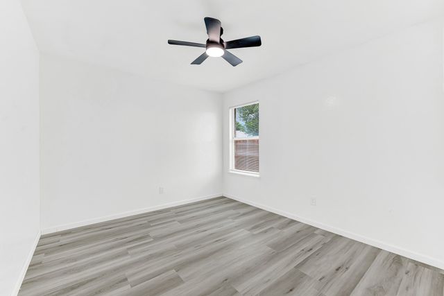 306 Lakefront Drive, Wylie, TX 75098