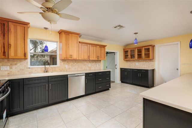 4804 29TH AVENUE S, Gulfport, FL 33711