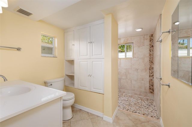 4804 29TH AVENUE S, Gulfport, FL 33711