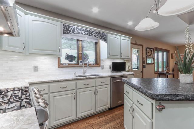 675 DIVINE WAY, Custer, WI 54423