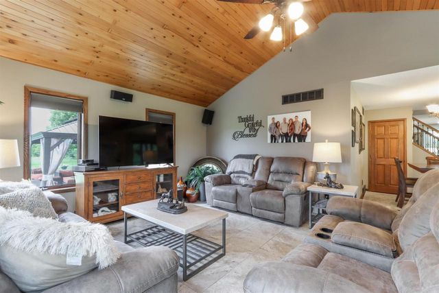 675 DIVINE WAY, Custer, WI 54423