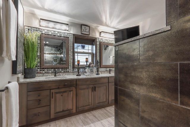 675 DIVINE WAY, Custer, WI 54423