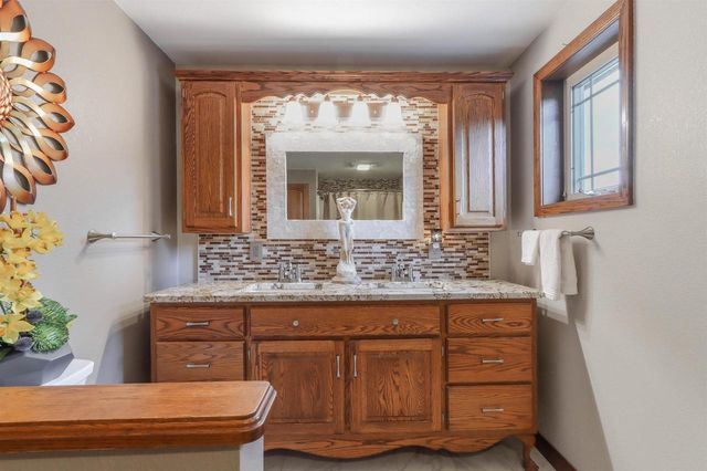 675 DIVINE WAY, Custer, WI 54423