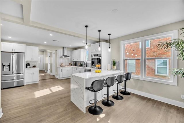 85 E Lake NE Drive, Atlanta, GA 30317