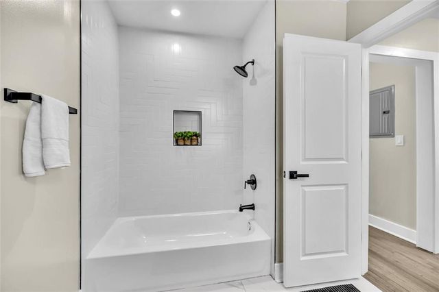 85 E Lake NE Drive, Atlanta, GA 30317