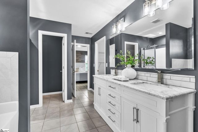 524 Marathon Court, Boiling Springs, SC 29316