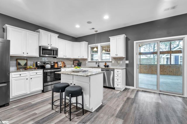 524 Marathon Court, Boiling Springs, SC 29316