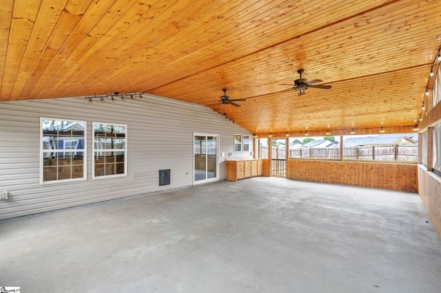 524 Marathon Court, Boiling Springs, SC 29316
