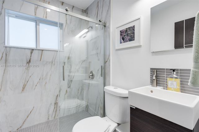 475 NW 42nd St, Miami, FL 33127