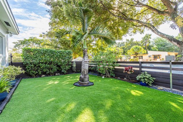 475 NW 42nd St, Miami, FL 33127