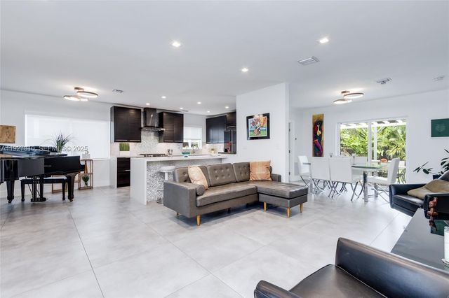 475 NW 42nd St, Miami, FL 33127