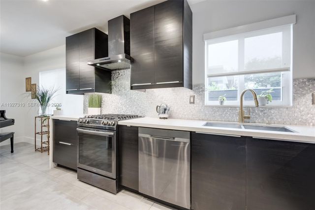 475 NW 42nd St, Miami, FL 33127