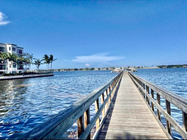 621 Windward Circle S, Boynton Beach, FL 33435