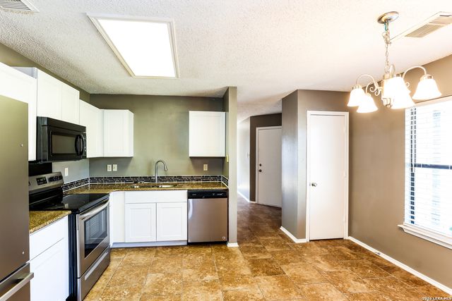 6907 Saharastone, Converse, TX 78109