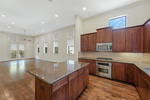 411 W 17th Street D, Houston, TX 77008