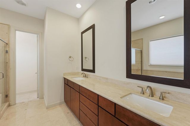 411 W 17th Street D, Houston, TX 77008