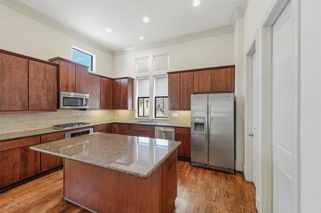 411 W 17th Street D, Houston, TX 77008