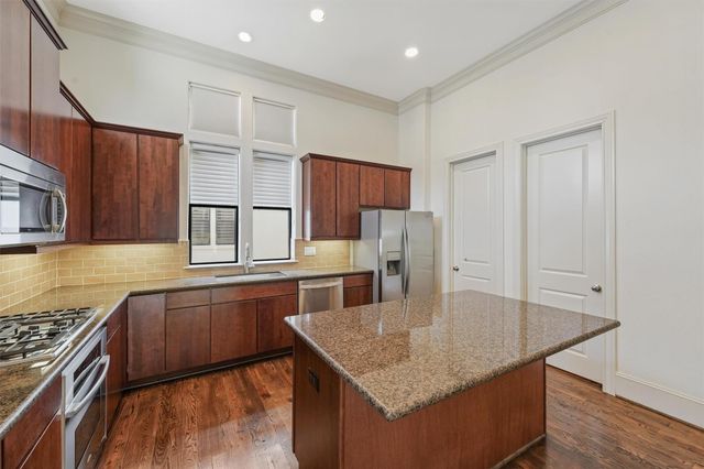 411 W 17th Street D, Houston, TX 77008