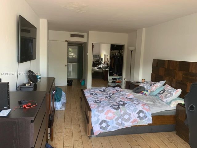 1650 NE 115th St 110, Miami, FL 33181