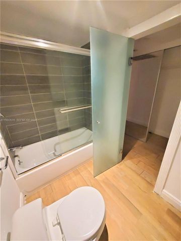 1650 NE 115th St 110, Miami, FL 33181