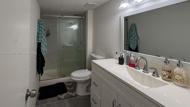 7051 Environ Boulevard 436, Lauderhill, FL 33319