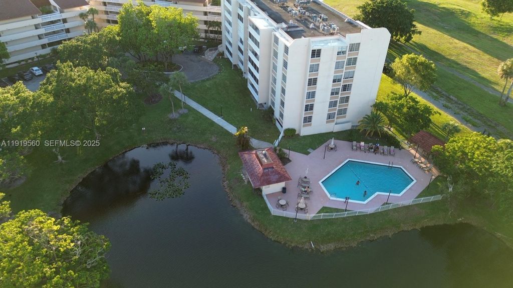 7051 Environ Boulevard 436, Lauderhill, FL 33319