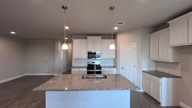 138 STANTON Avenue, Rhome, TX 76078