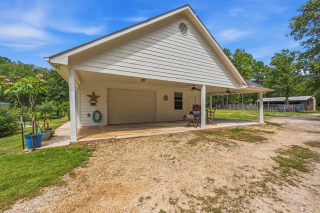 9219 Amelia Drive, Anderson, TX 77830