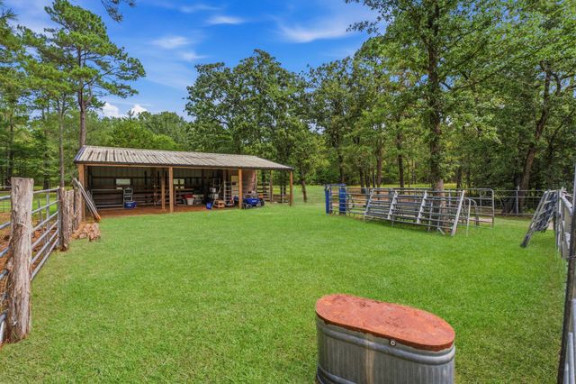 9219 Amelia Drive, Anderson, TX 77830