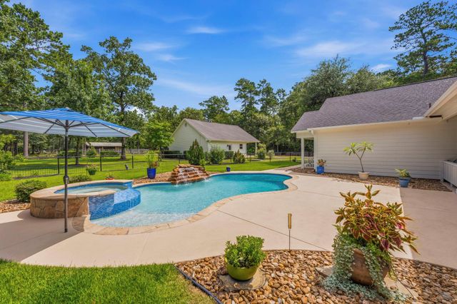 9219 Amelia Drive, Anderson, TX 77830