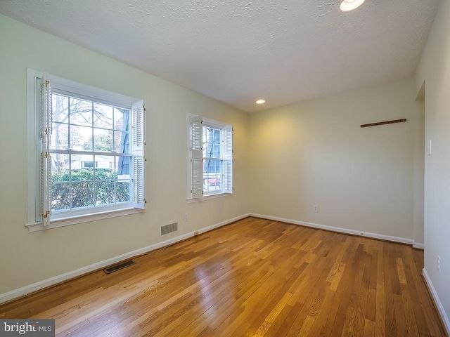 2702 NAVARRE DR, Chevy Chase, MD 20815