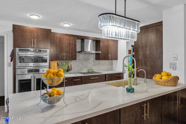 3401 N DAKOTA Street, Chandler, AZ 85225