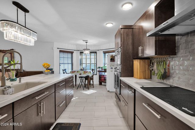 3401 N DAKOTA Street, Chandler, AZ 85225