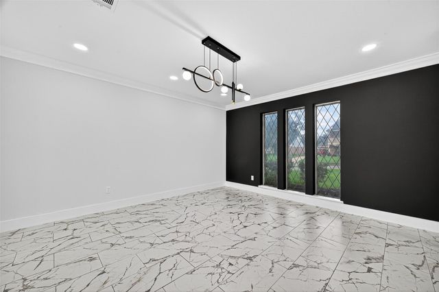 5607 Pebble Springs Drive, Houston, TX 77066