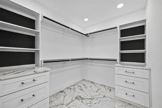 5607 Pebble Springs Drive, Houston, TX 77066