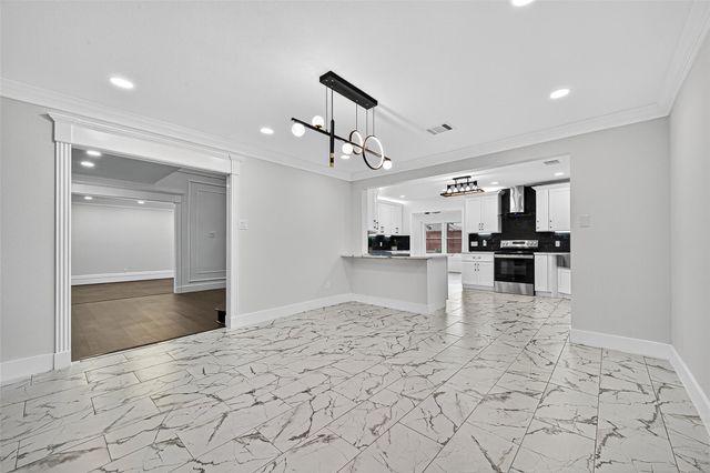 5607 Pebble Springs Drive, Houston, TX 77066