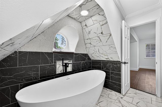 5607 Pebble Springs Drive, Houston, TX 77066