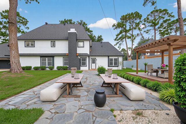 5607 Pebble Springs Drive, Houston, TX 77066