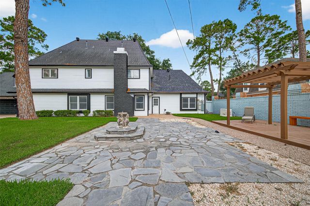 5607 Pebble Springs Drive, Houston, TX 77066