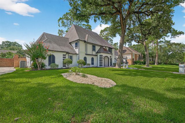5607 Pebble Springs Drive, Houston, TX 77066