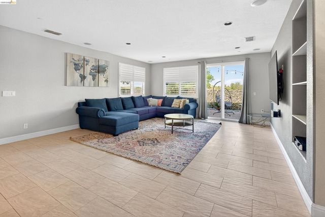 2631 Torrey Pines Dr, Brentwood, CA 94513